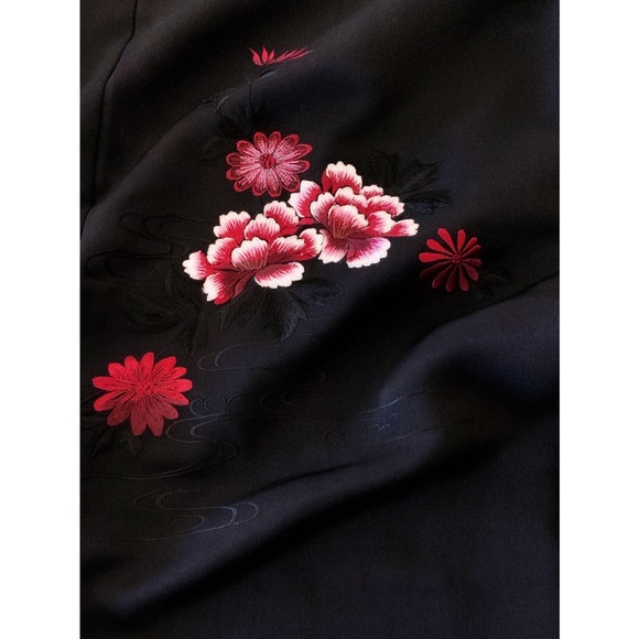 💥SOLD💥 60s Silk Haori Kimono from Mausoleum - Picture 2 of 3